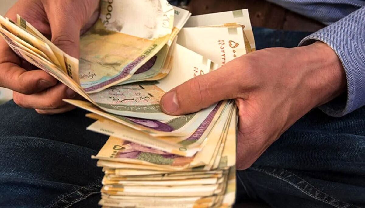 مبلغ پاداش و عیدی پایان سال۱۴۰۳ کارمندان دولت مشخص شد؟