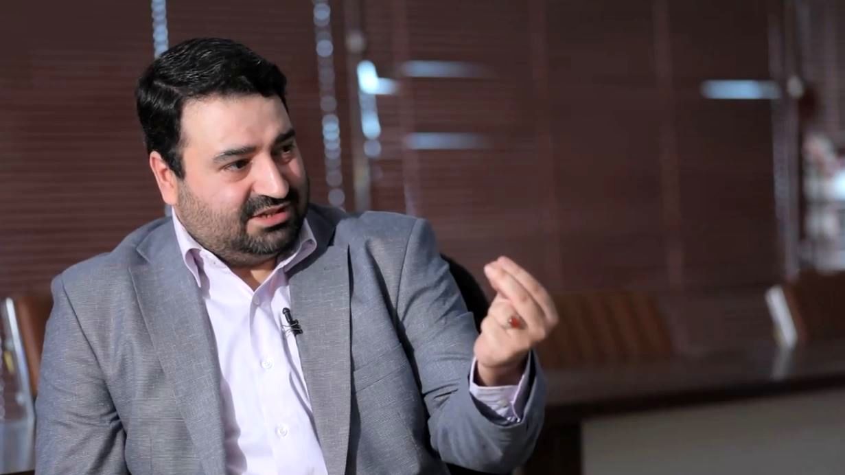 حمله تئوریسین بارداری دو گیگابایتی به رئیس سازمان تبلیغات: با رأی مثبت به رفع فیلترینگ سر فرمان امام‌تان را به نیزه کردید!