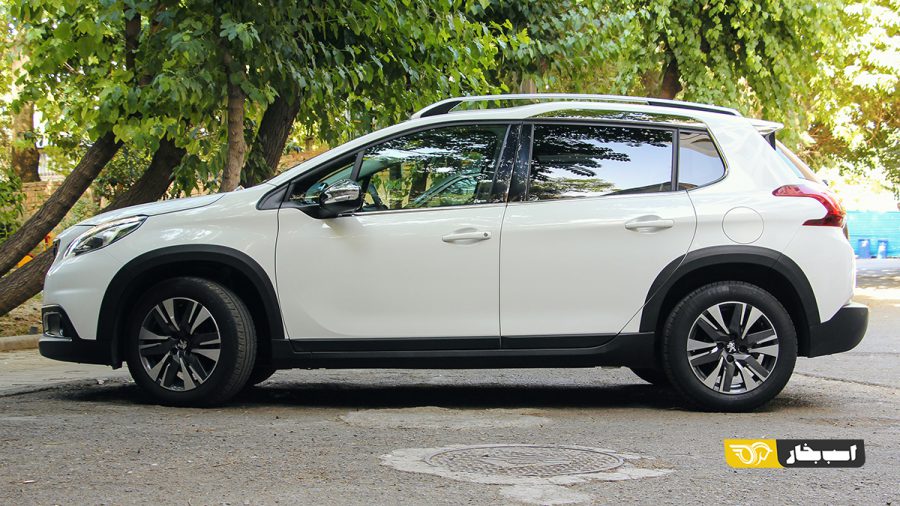 معرفی پژو ۲۰۰۸؛ مشخصات فنی و مزایا و معایب Peugeot-2008-17-900x506
