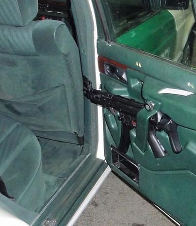 مرسدس ضدگلوله پلیس آلمان؛ W126 با مسلسل MP5 در دل درب ها! (عکس) 2114277_672-1-466