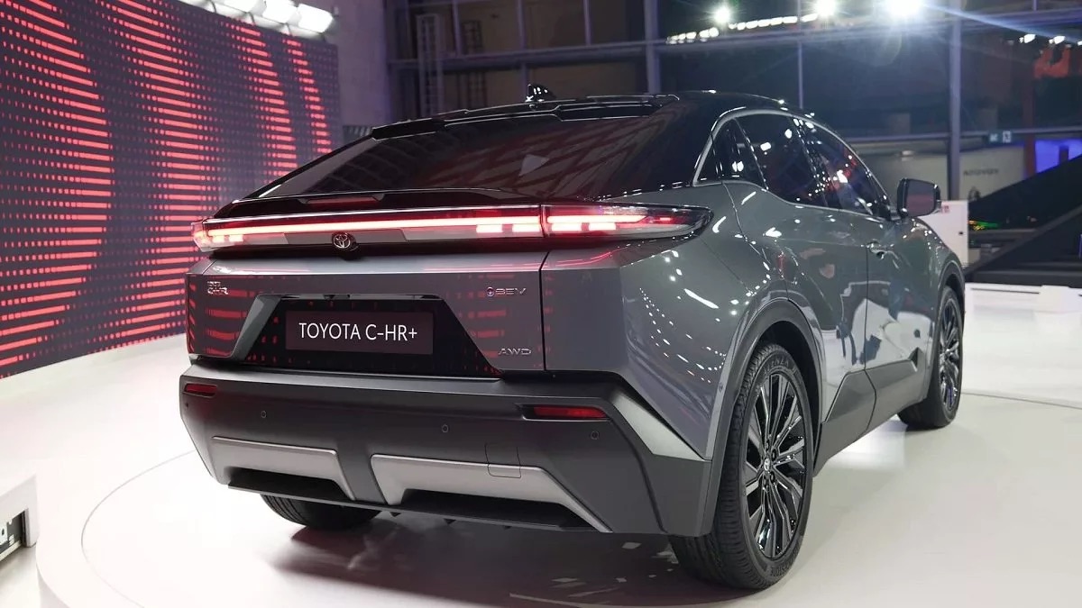 تویوتا C-HR پلاس معرفی شد، نخستین محصول از سری جدید خودروهای برقی تویوتا IMG_1287
