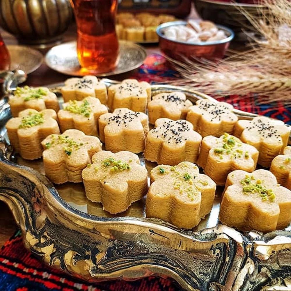 طرز تهیه شیرینی نخودچی رژیمی، بدون شکر و همزن