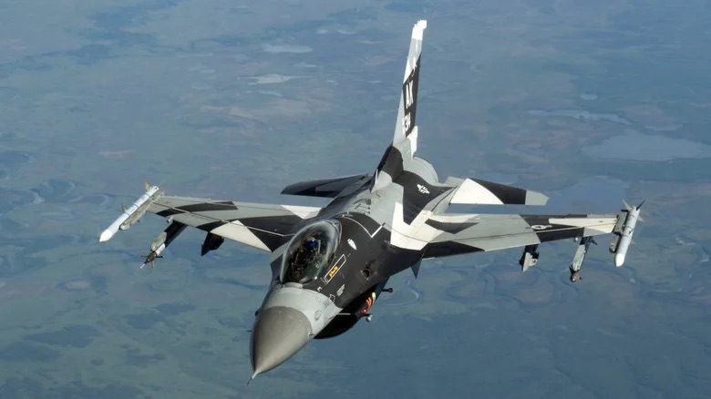 ۱۰ جت جنگنده جهان که بیشترین برد رزمی را دارند؛ از JF-17 Thunder تا Su-57 Felon IMG_1467
