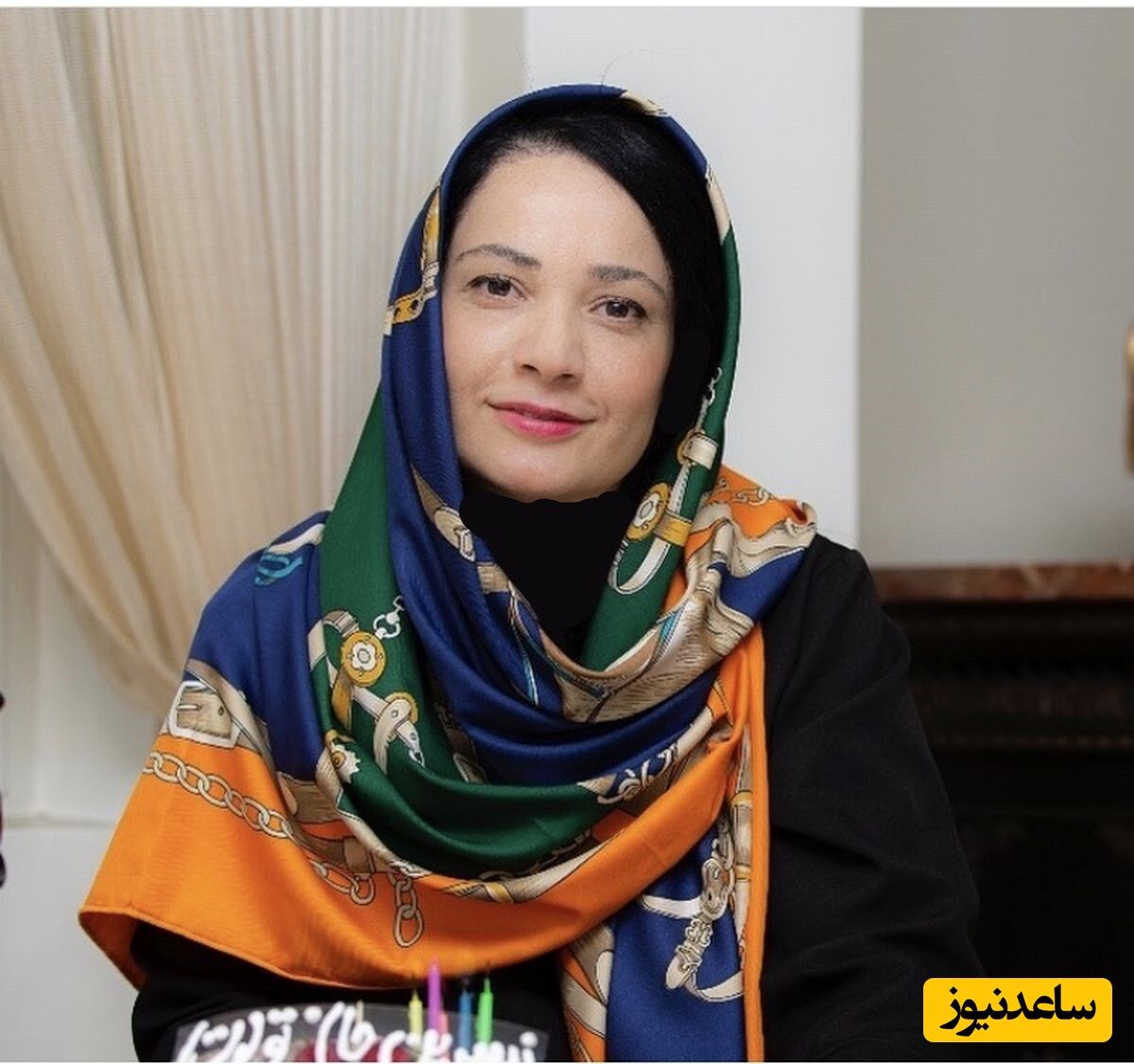نگاهی به دکوراسیون منزل نسرین نصرتی، فهیمه سریال پایتخت به سبک زمان پهلوی/ از پرده های تور فرانسه، میز ناهارخوری نوستالژی کنده کاری شده، نمای ساختمان قدیمی و…