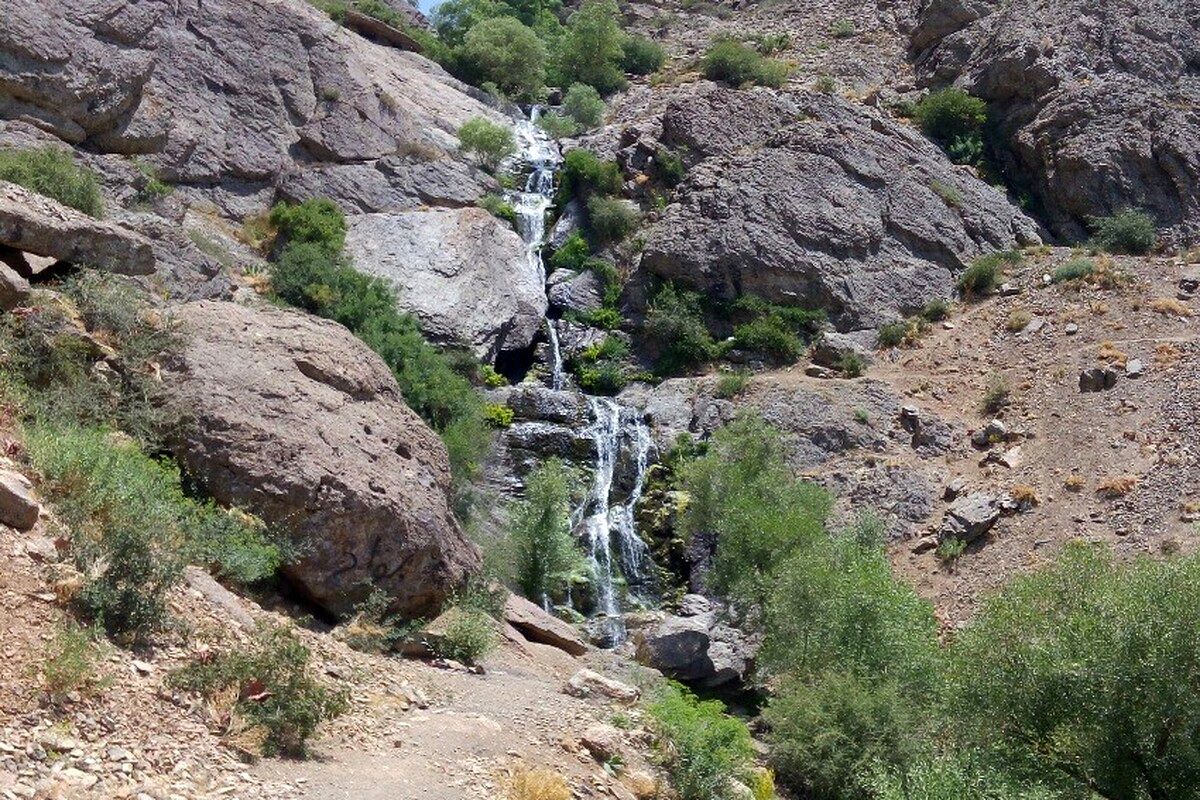 راهنمای سفر به پنج آبشار در دل تهران