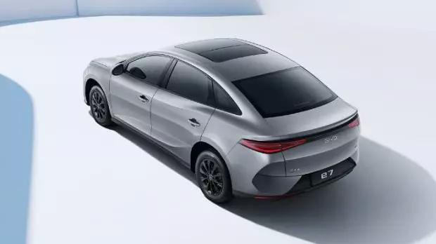 جدیترین خودرو برای اضافه شدن به تاکسیرانی تهران مشخص شد BYD-e7-3-620x348.webp