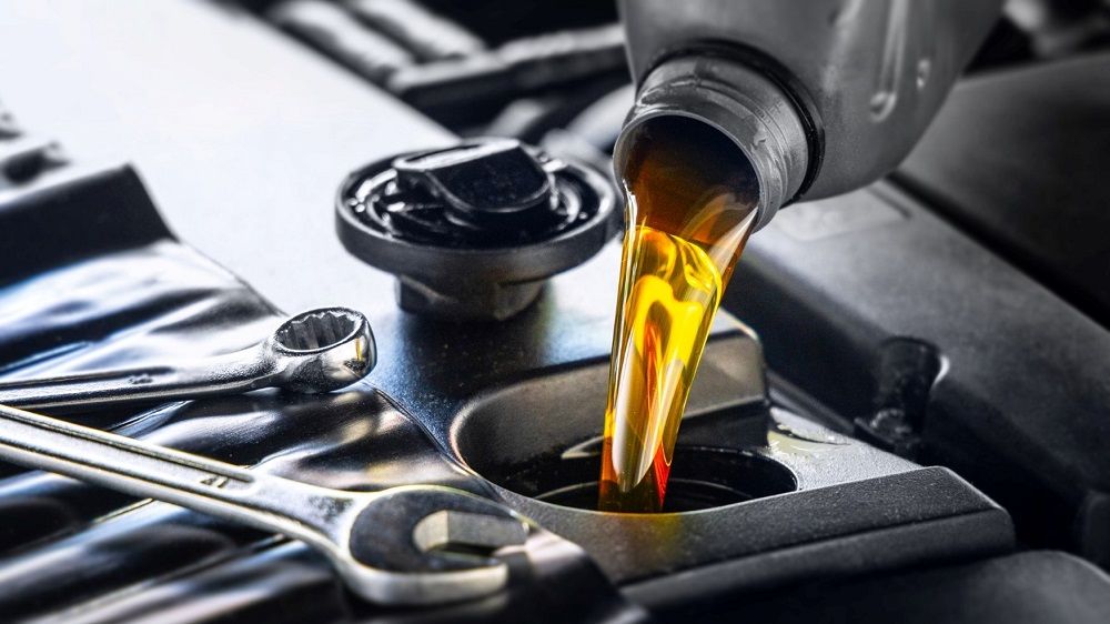 از کجا بفهمیم وقت تعویض روغن موتور خودرو است؟ روغن موتور خارجی به صرفه است یا ایرانی؟