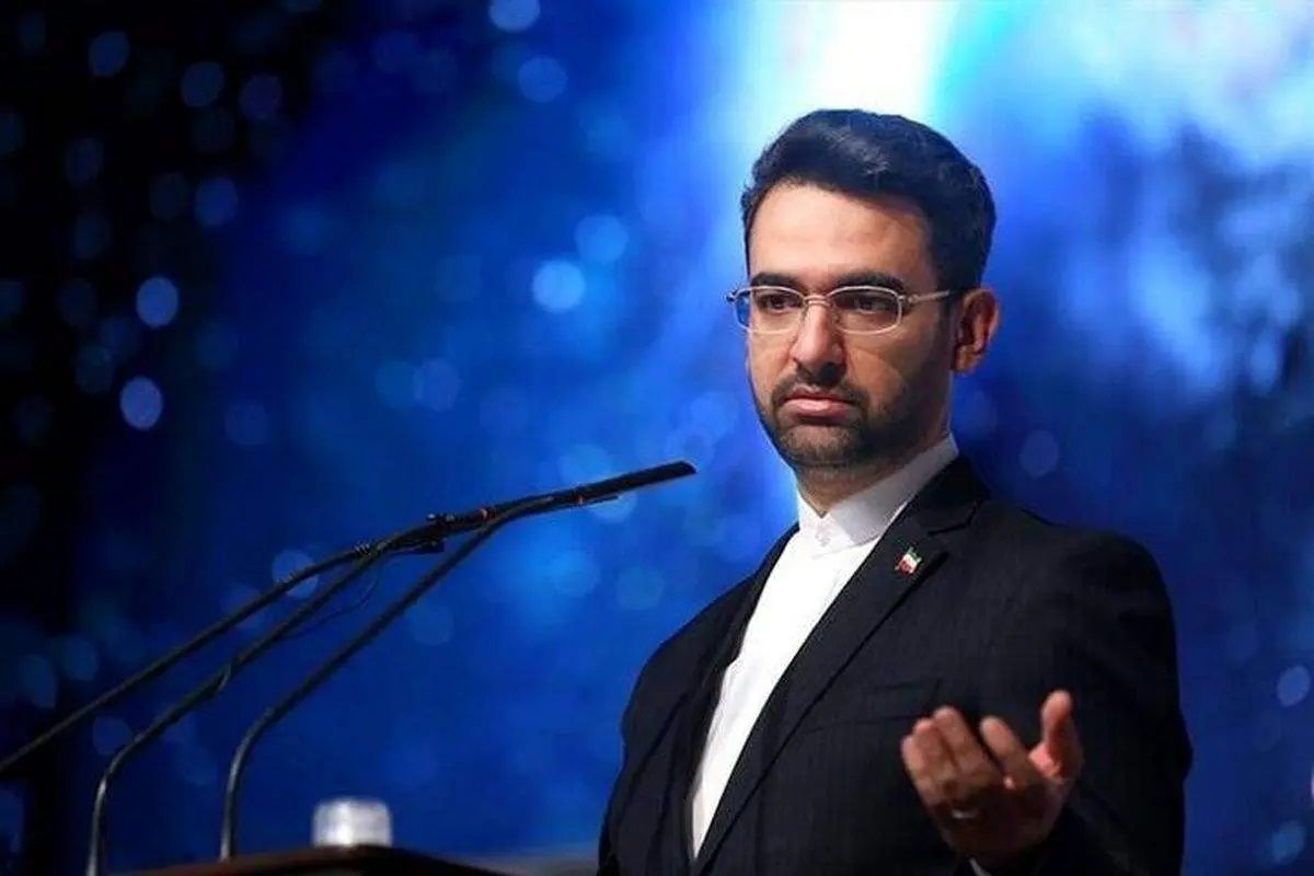 ببینید| ماجرای بامزه برخورد یک استقلالی دوآتشه با آذری جهرمی