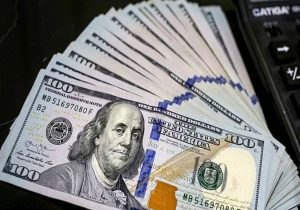 دلار به نوسان افتاد/ قیمت دلار آزاد امروز دوشنبه ۱۹ آبان ماه