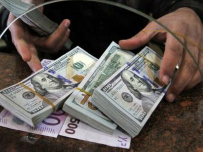 حرکت خلاف جهت دلار و طلا/ افزایش سنگین دلار آزاد در بازار
