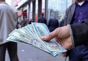 تاثیر بنزین سه نرخی بر قیمت دلار آزاد/ پیش بینی قیمت دلار تا پایان سال